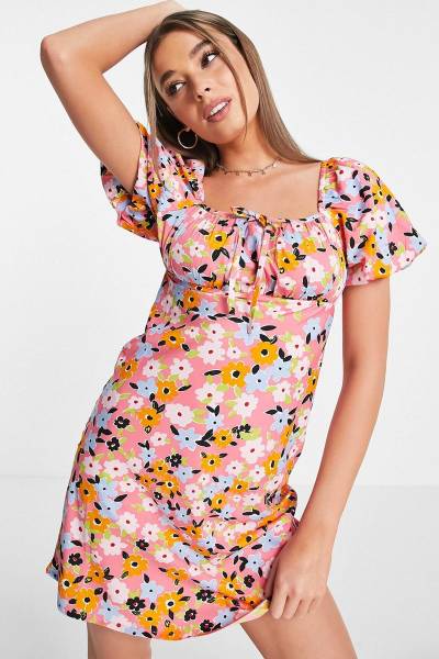 Vestido floral lace up